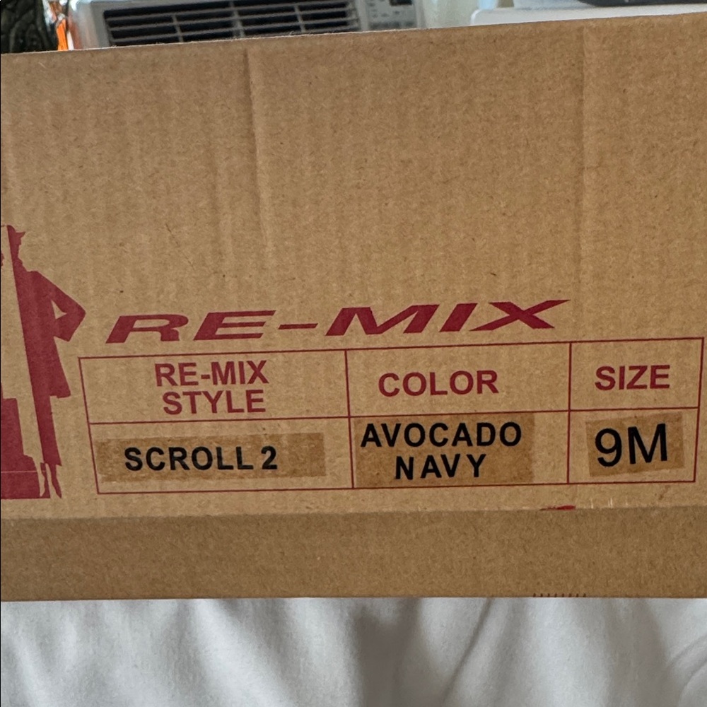 RE-MIX Olive Green Peep Toe Sandals with Bow Accent SIZE 9 - Picture 8 of 8